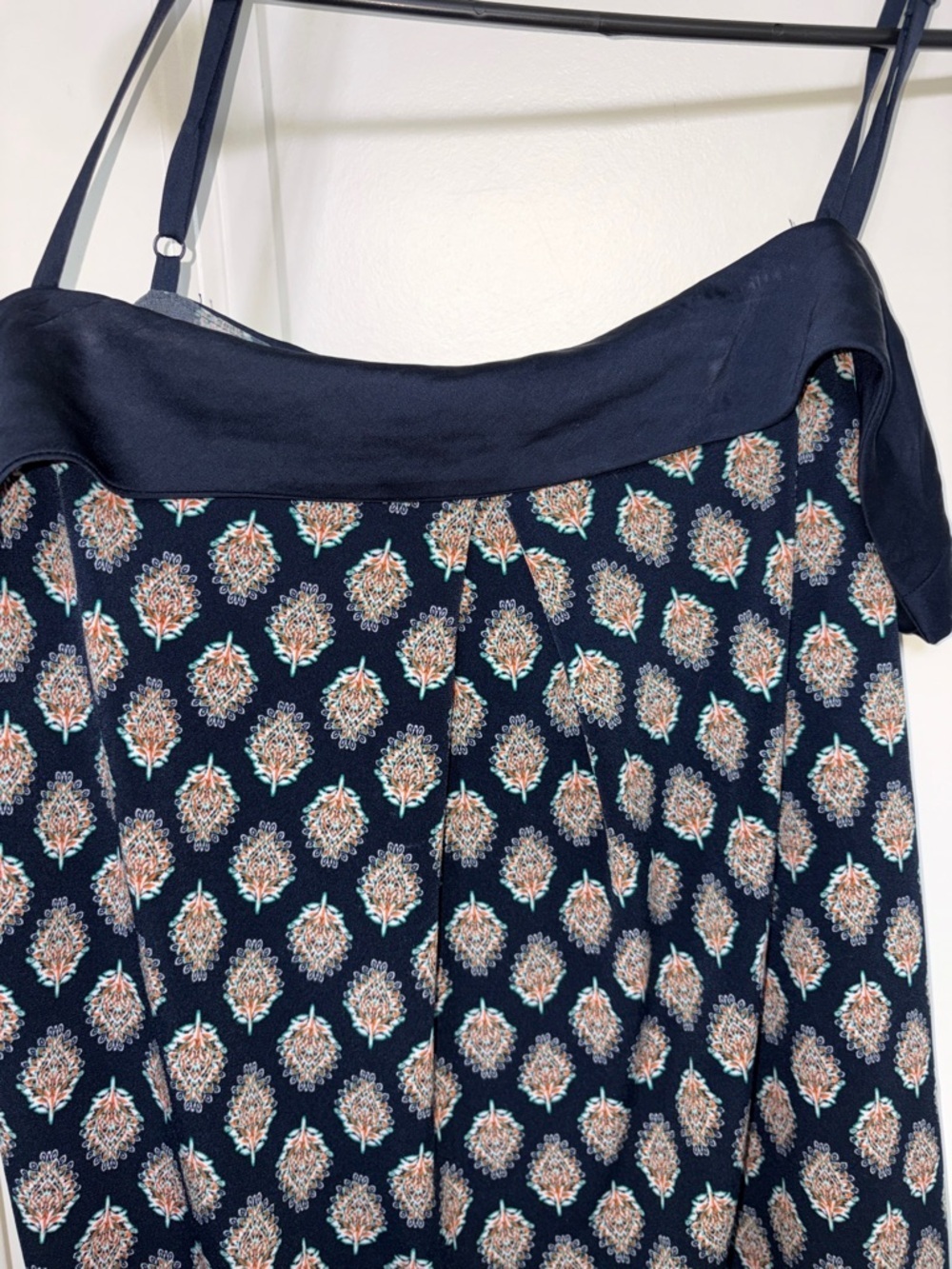 Banana Republic Navy Floral-Print Off-Shoulder Camisole - Picture 6 of 6